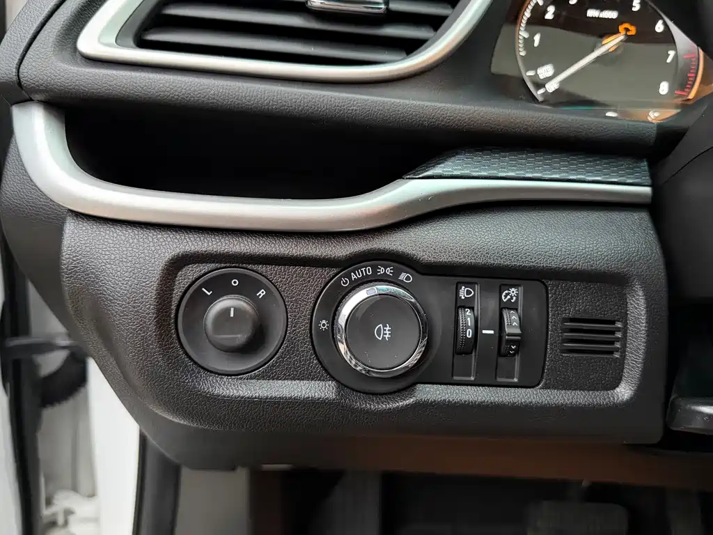 Buick Excelle — миниатюра 13