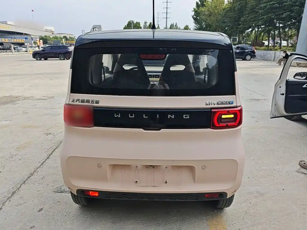 Wuling MINIEV — миниатюра 6