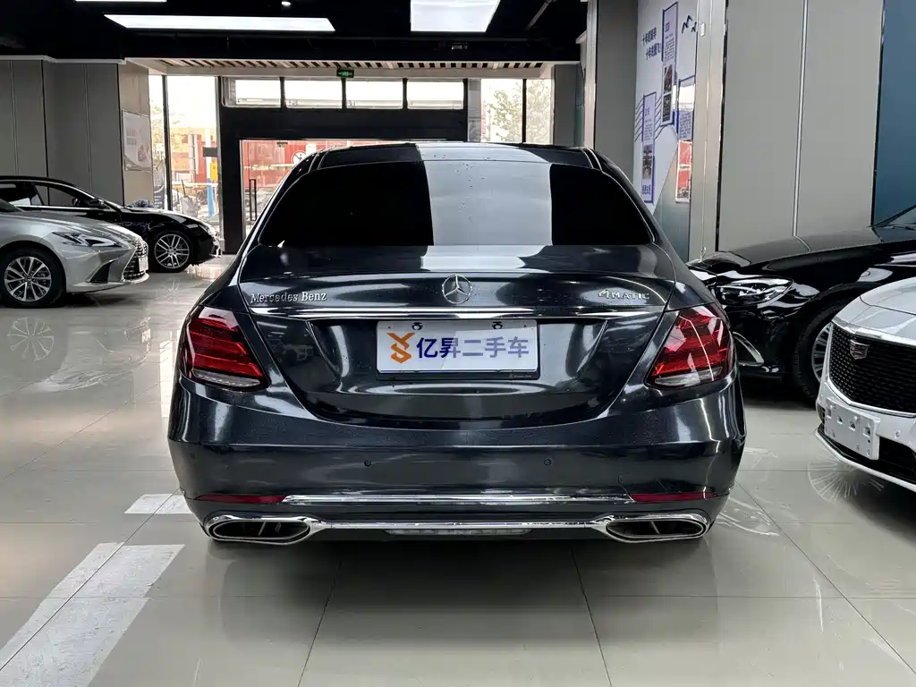 MERCEDES-BENZ E CLASS