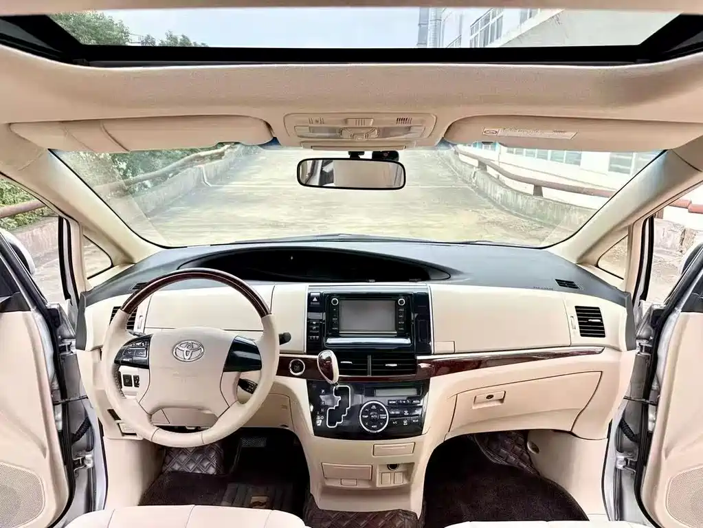 Toyota Previa — миниатюра 4
