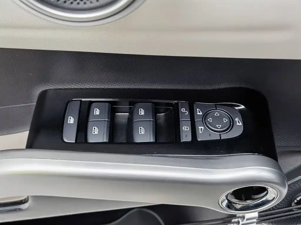 BYD Yuan Plus — миниатюра 9