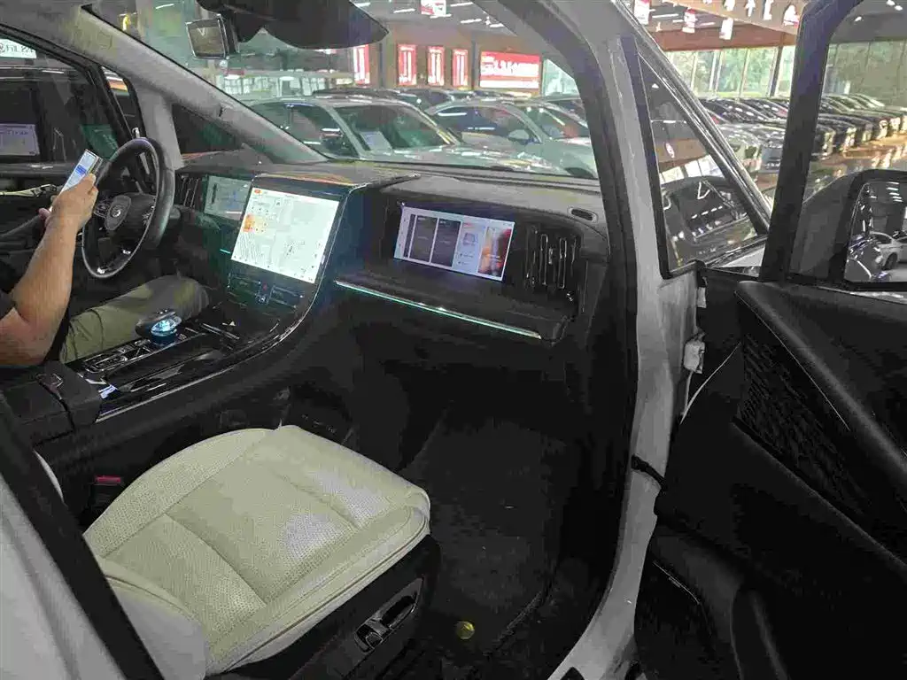 GAC Motor Trumpchi E9 — миниатюра 4