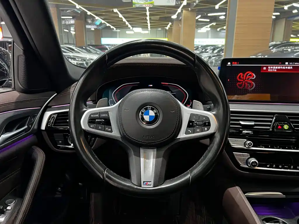 BMW 5 Series — миниатюра 2