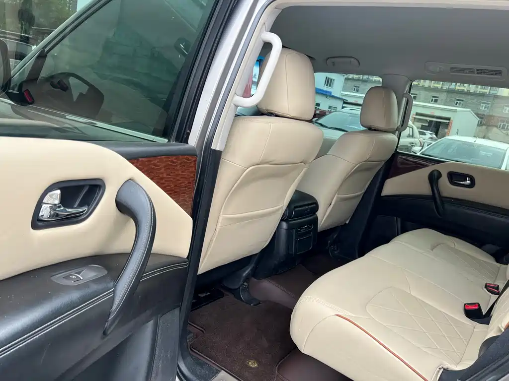 Nissan Patrol 2016 5.6L