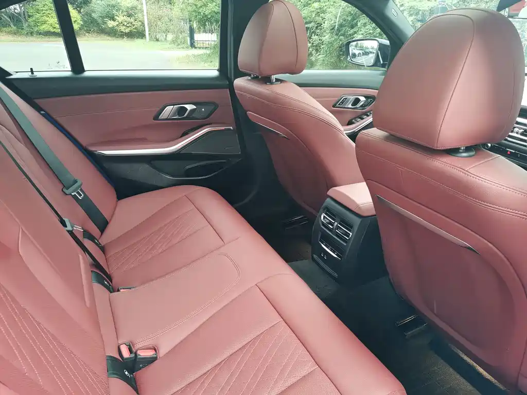 BMW 3 Series — миниатюра 17