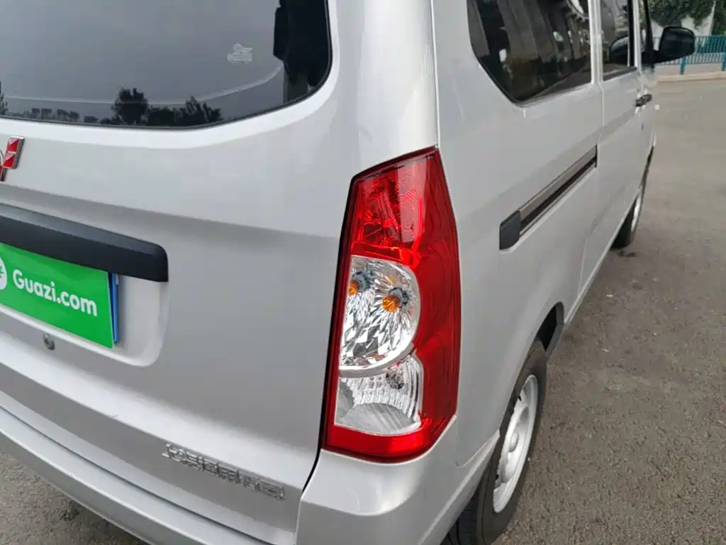 Wuling Rongguang S — миниатюра 8