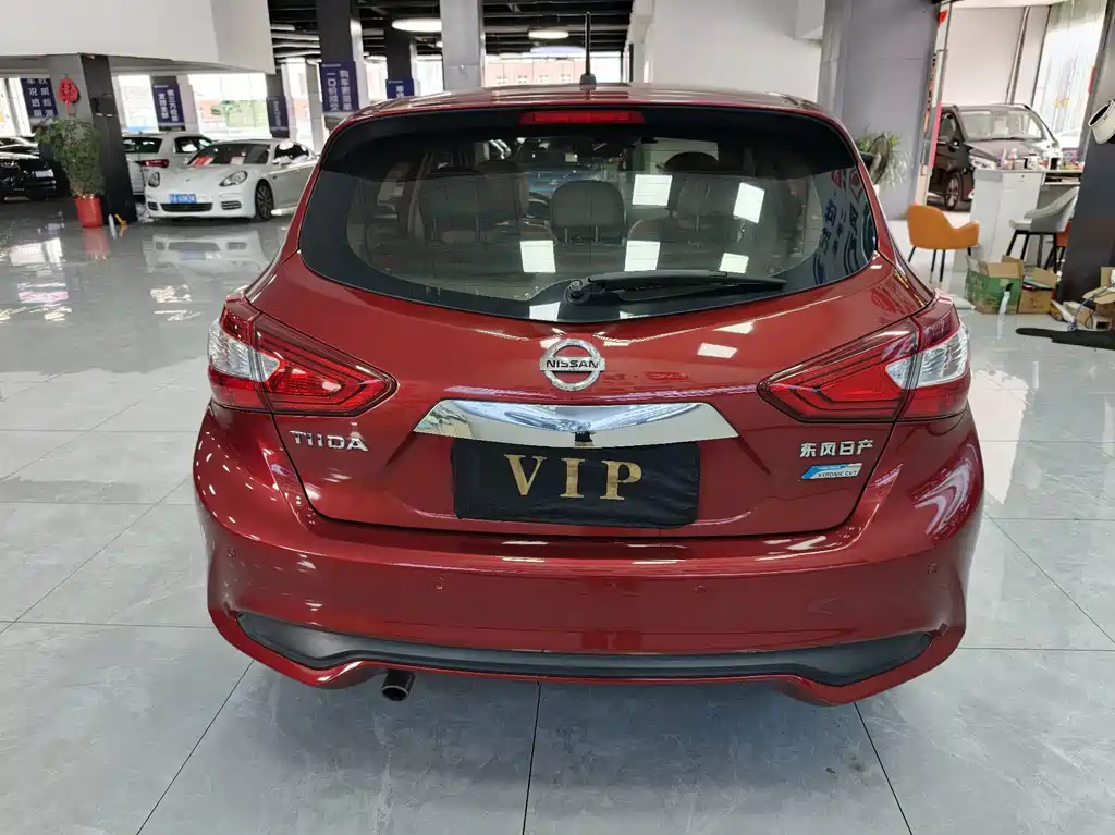 Nissan Tiida — миниатюра 8