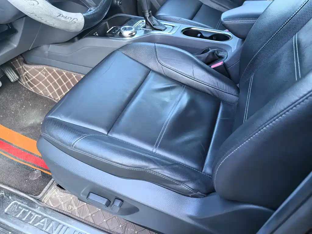 Ford Everest — миниатюра 11