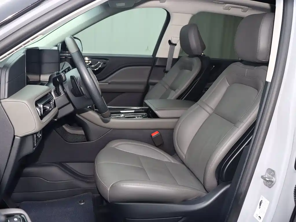 Lincoln Aviator — миниатюра 5