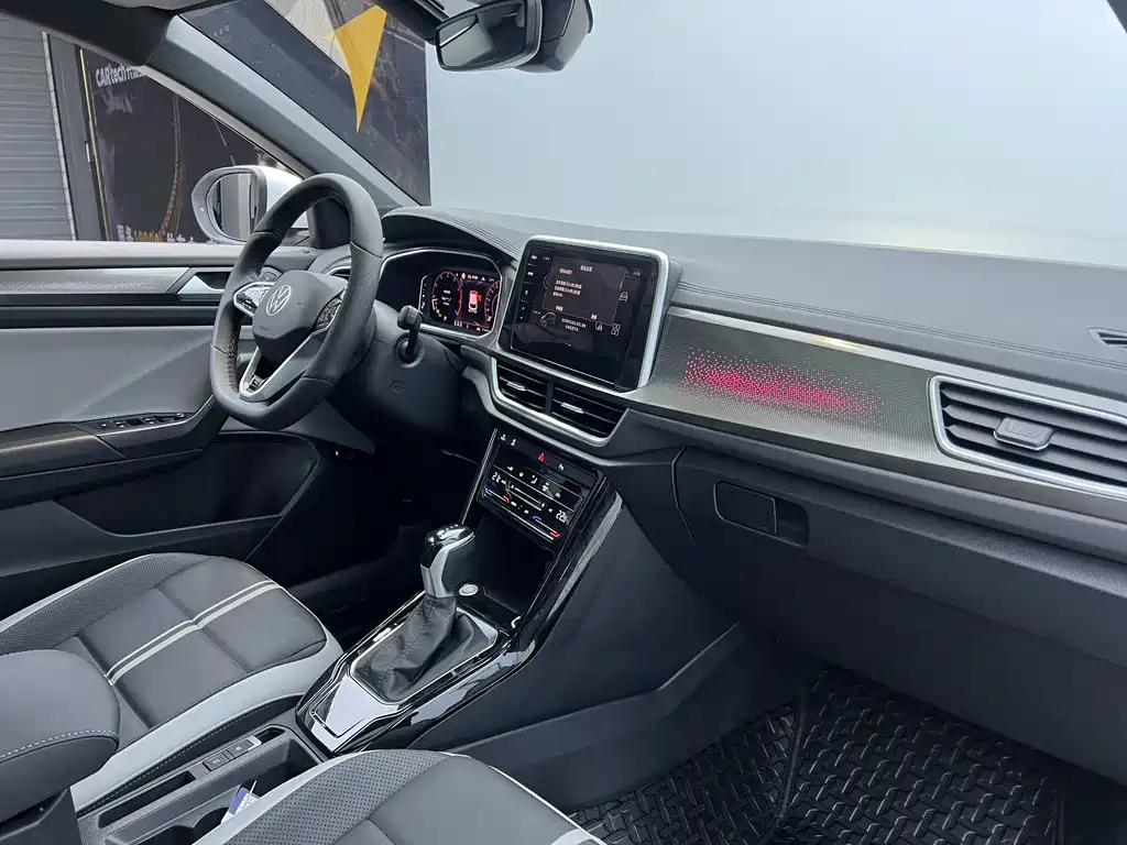 Volkswagen T-Roc — миниатюра 15