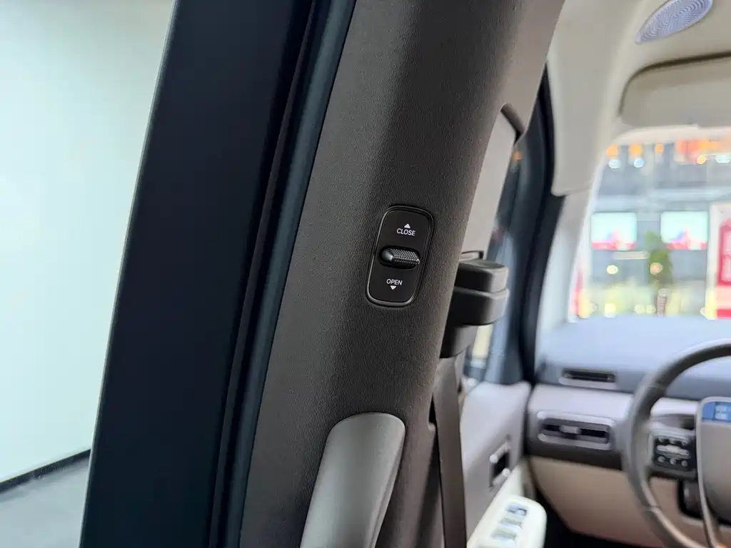 Li Auto Li MEGA — миниатюра 20