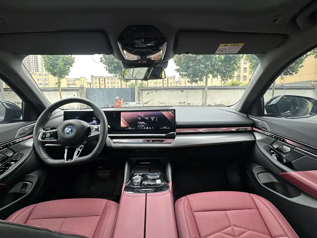 BMW i5 2025 eDrive 40L M Sport