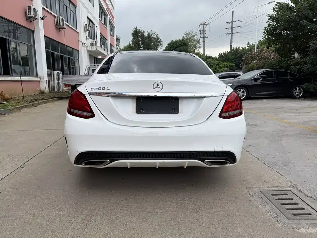 Mercedes-Benz C-Class — миниатюра 13