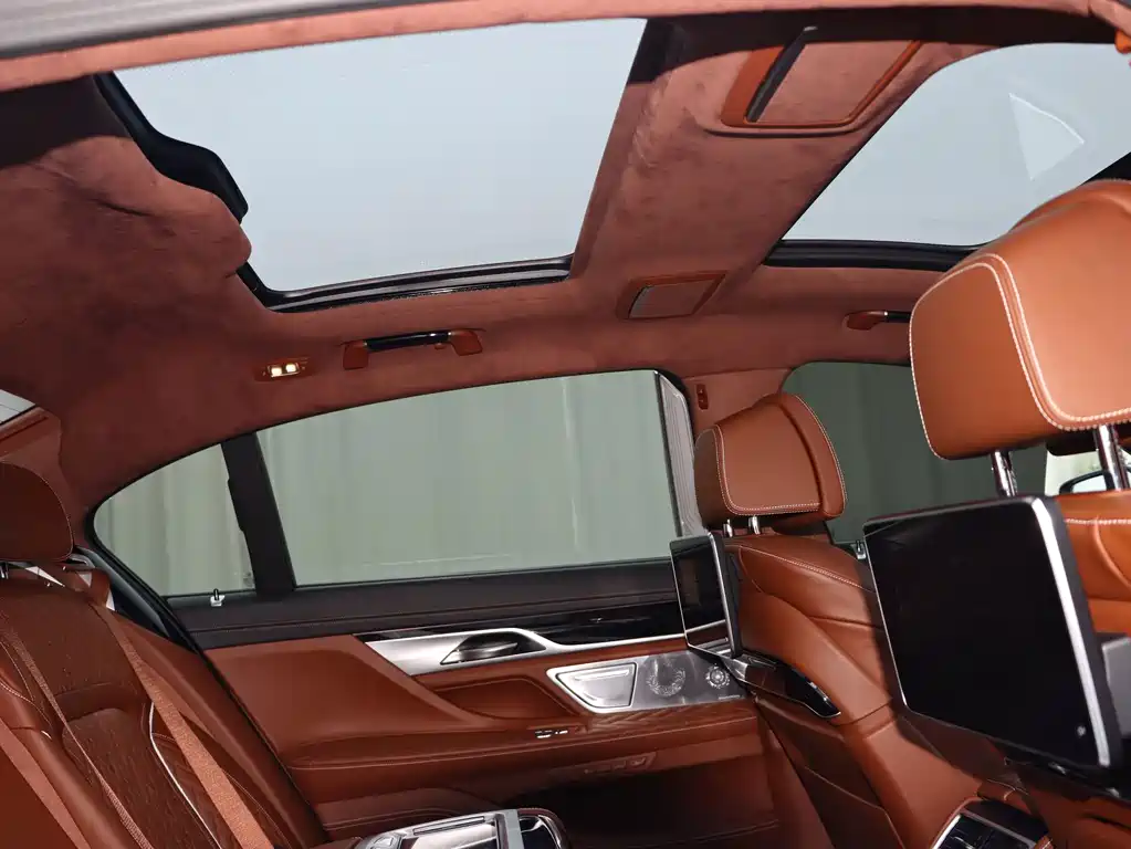 BMW 7 Series — миниатюра 20