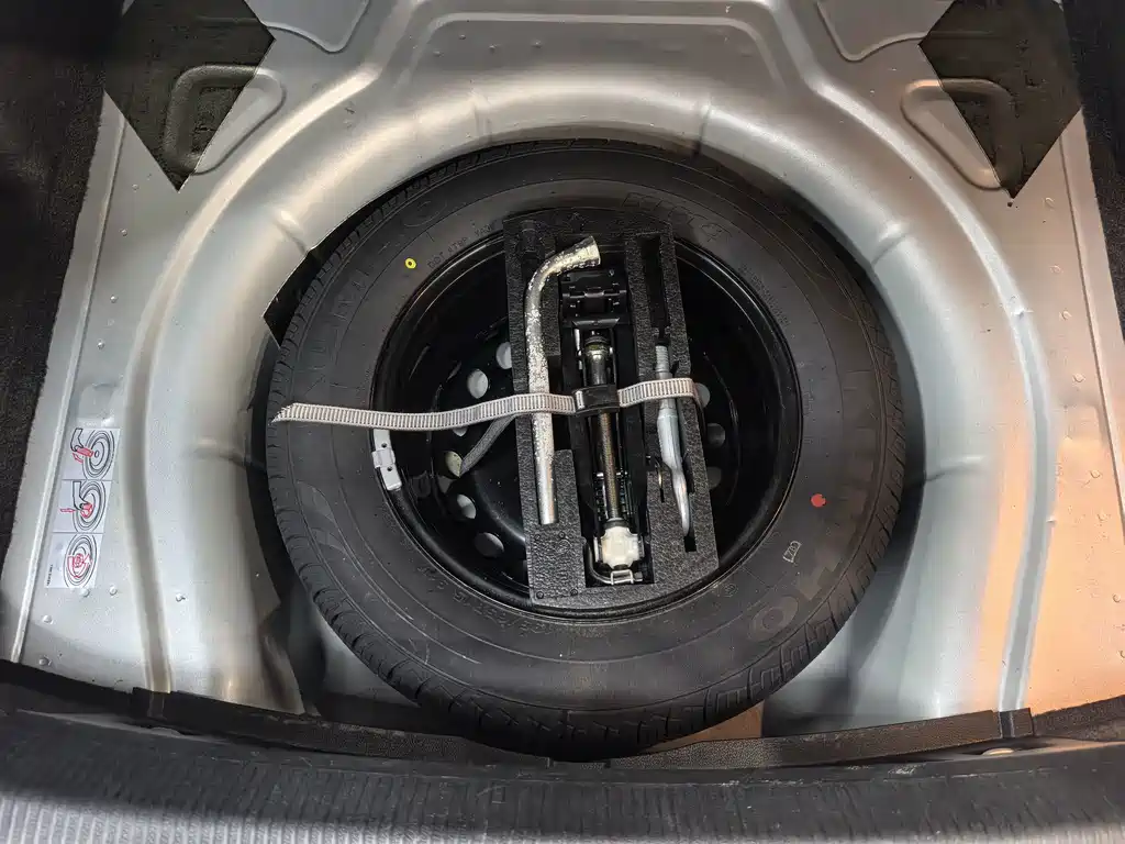 Volkswagen Sagitar — миниатюра 15