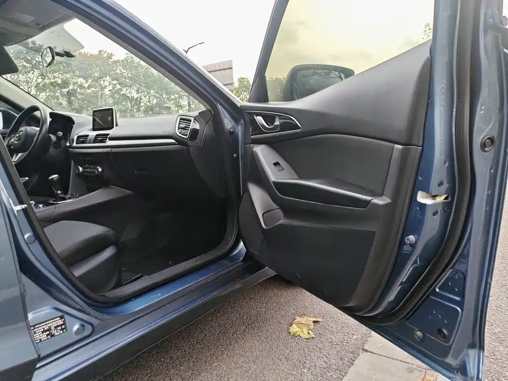Mazda 3 Axela — миниатюра 10