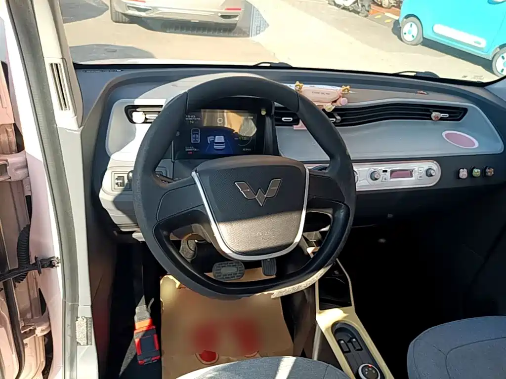 Wuling MINIEV — миниатюра 11