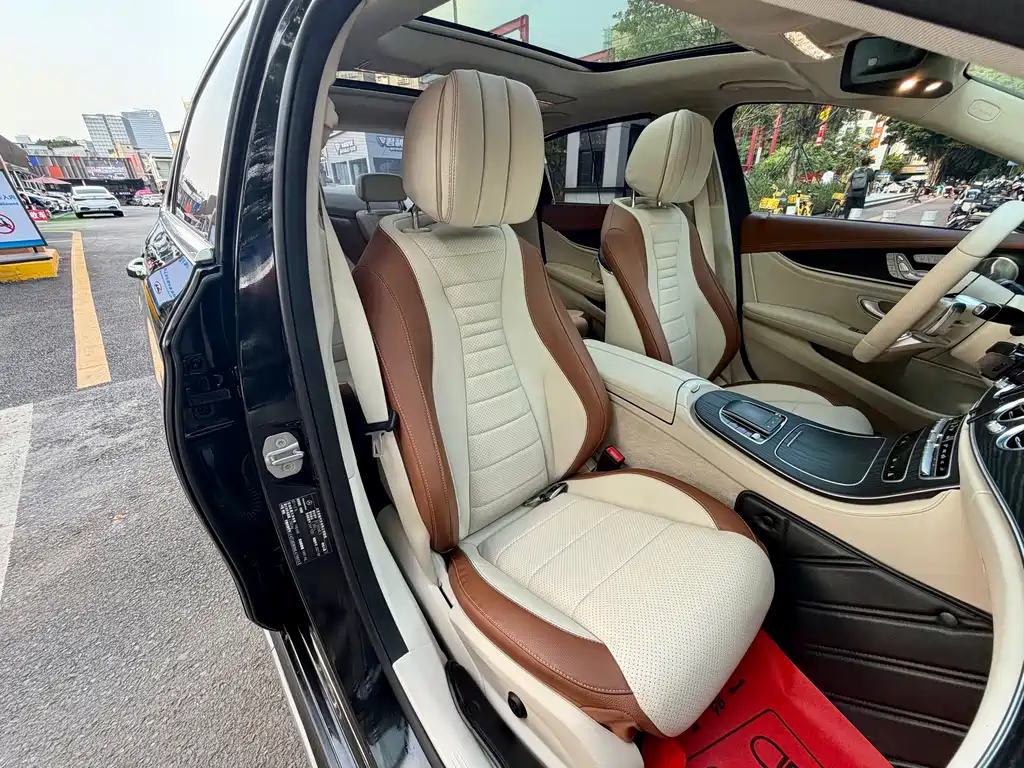 Mercedes-Benz E-Class — миниатюра 13