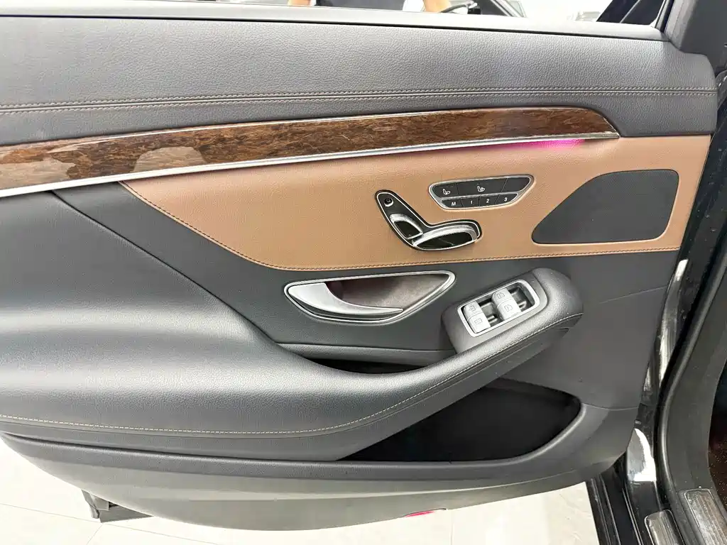 Mercedes-Benz S-Class — миниатюра 12