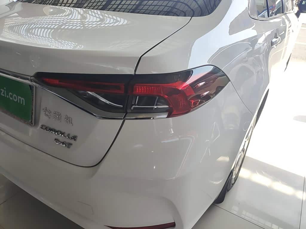 Toyota Corolla 1.2 л 2021 г. Белый, пробег 40500 км