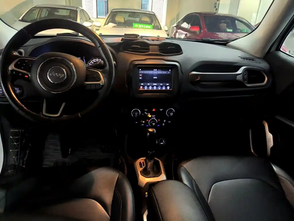 Jeep Renegade — миниатюра 12