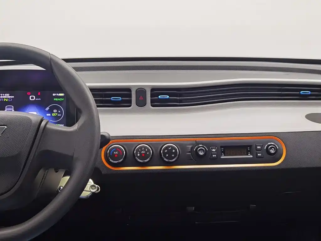 Wuling MINIEV — миниатюра 12