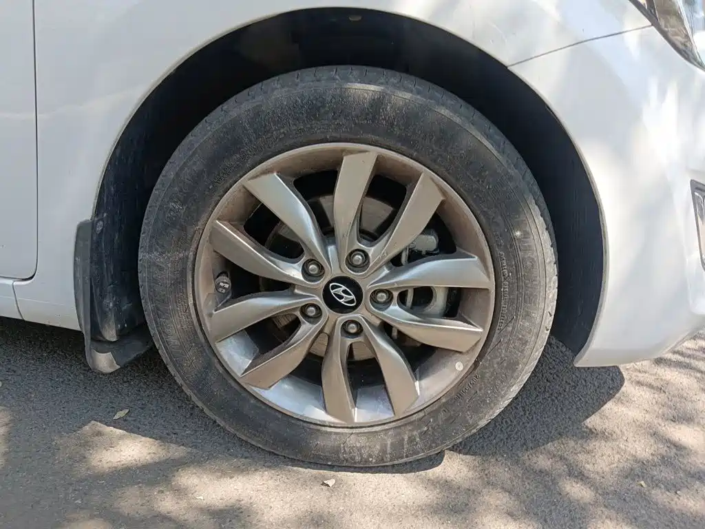 Hyundai Elantra Langdong — миниатюра 24