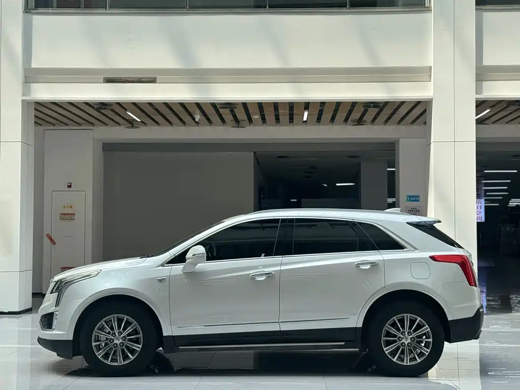 Cadillac XT5 — миниатюра 8
