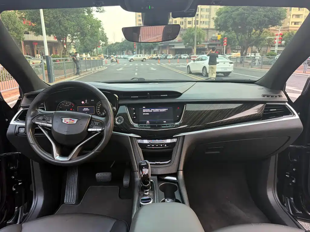 Cadillac XT6 — миниатюра 9