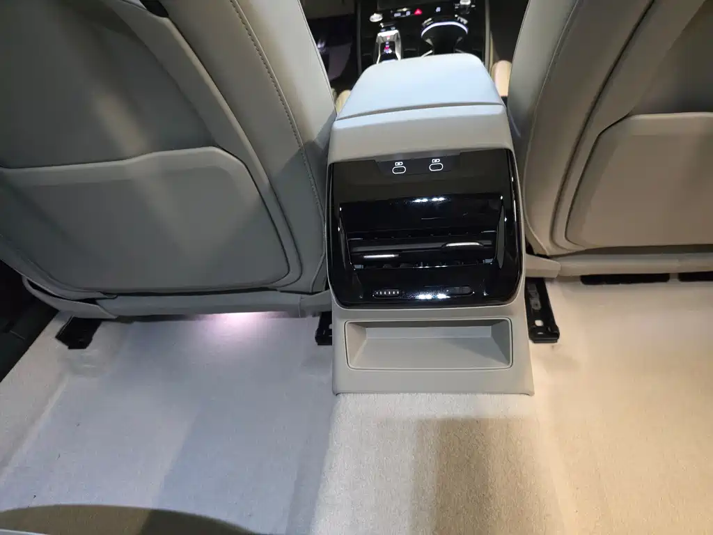 Audi A5L — миниатюра 11