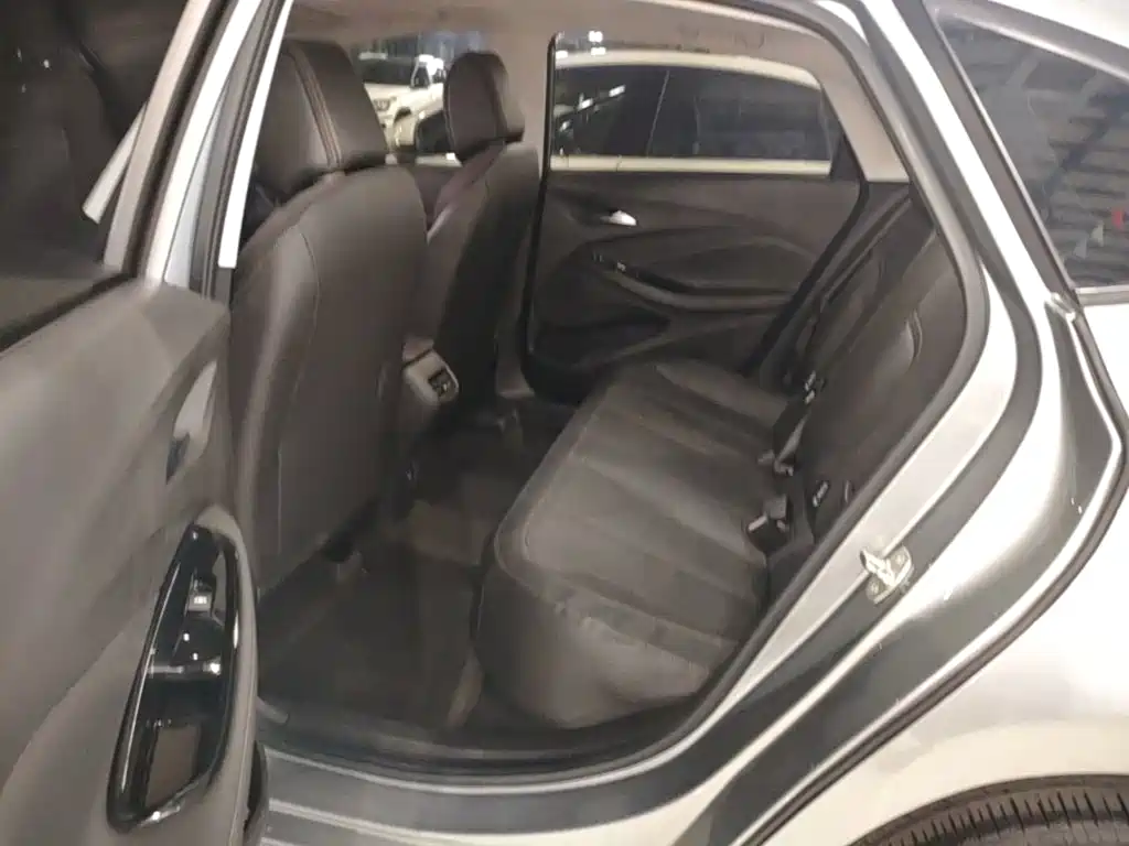 Buick Verano — миниатюра 13