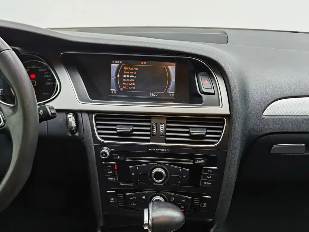 Audi A4L — миниатюра 12