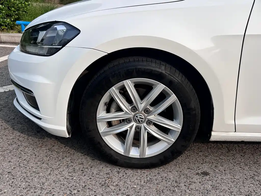 Volkswagen Golf — миниатюра 5