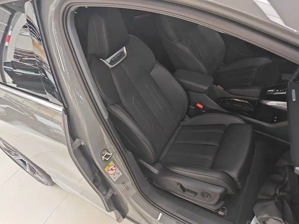 Audi Q4 e-tron — миниатюра 25