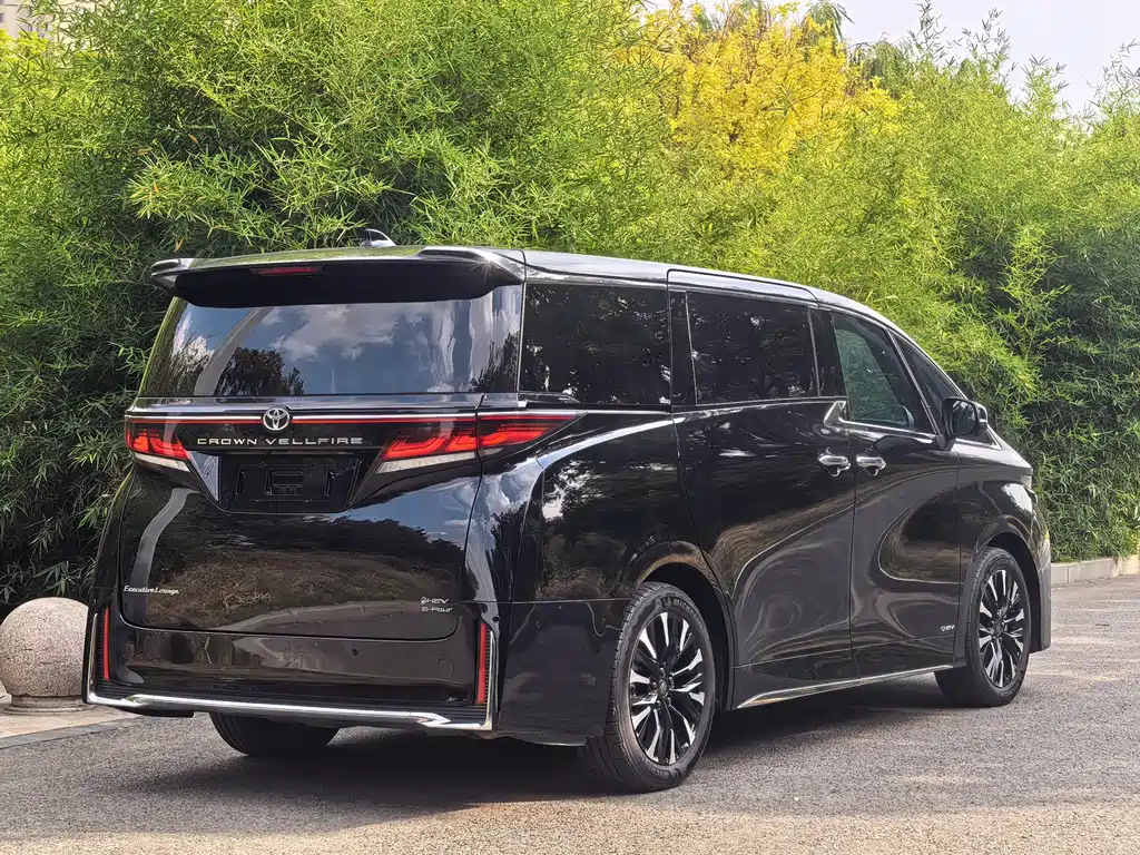 Toyota Vellfire — миниатюра 16