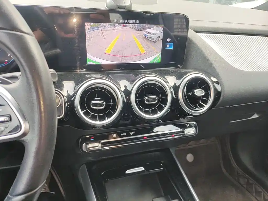 Mercedes-Benz GLA — миниатюра 13