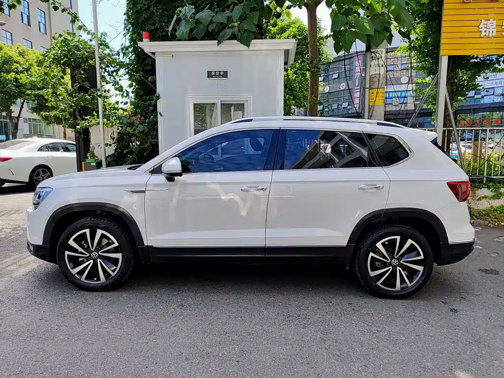 Volkswagen Tharu — миниатюра 3