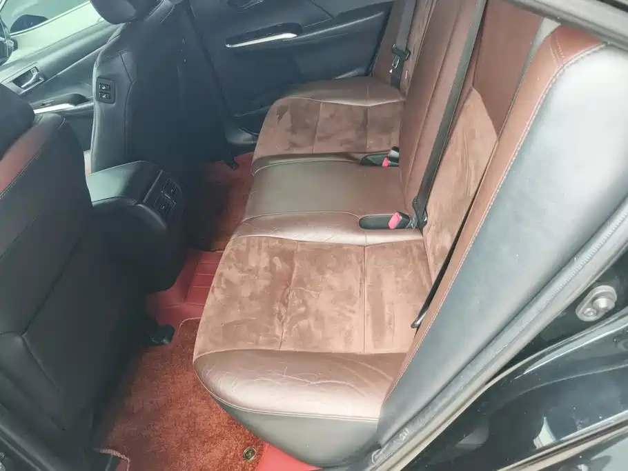 Toyota Camry — миниатюра 11