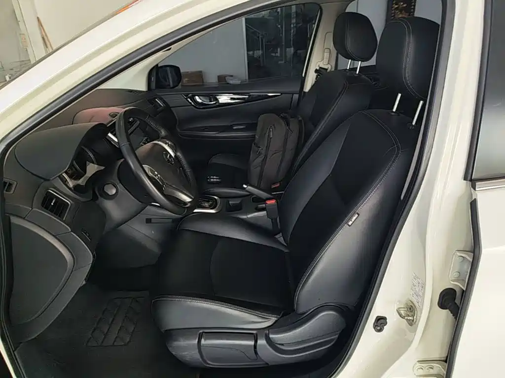 Nissan Tiida — миниатюра 15
