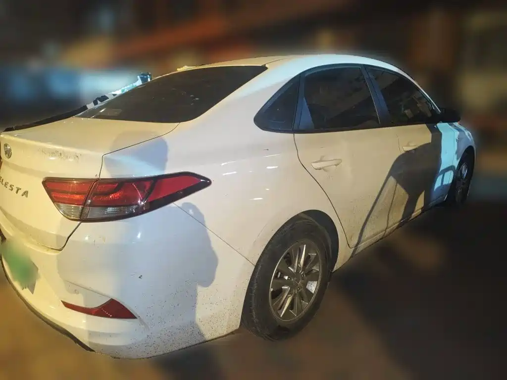 Hyundai Elantra — миниатюра 4