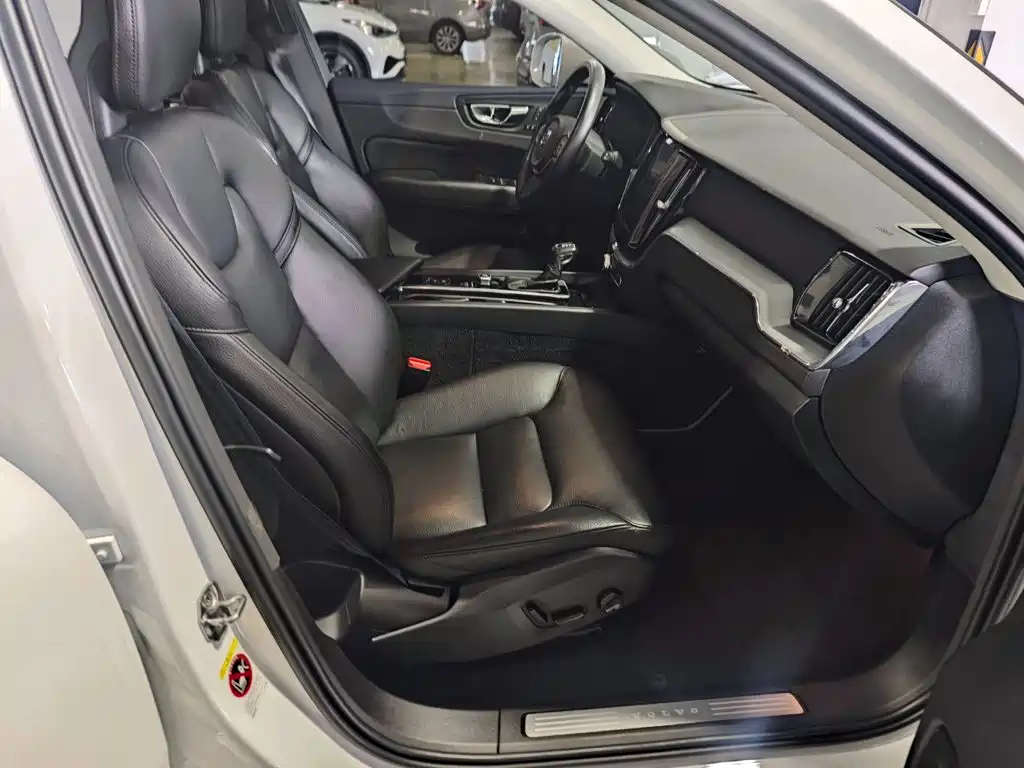 Volvo XC60 — миниатюра 8