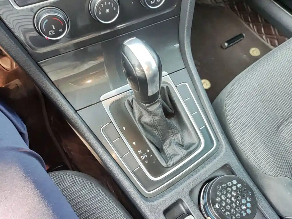Volkswagen Golf — миниатюра 14