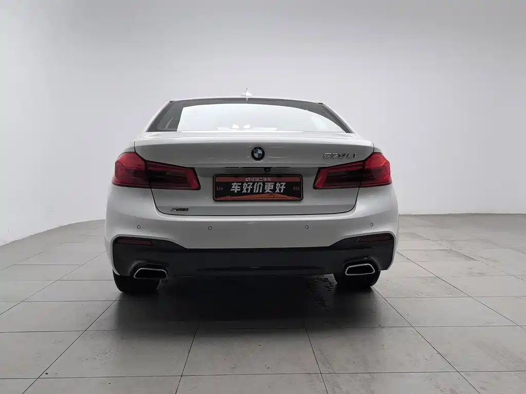 BMW 5 Series — миниатюра 4