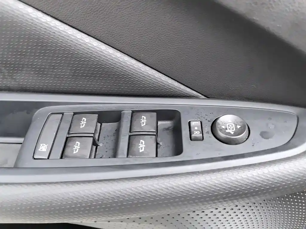 Buick Verano — миниатюра 9
