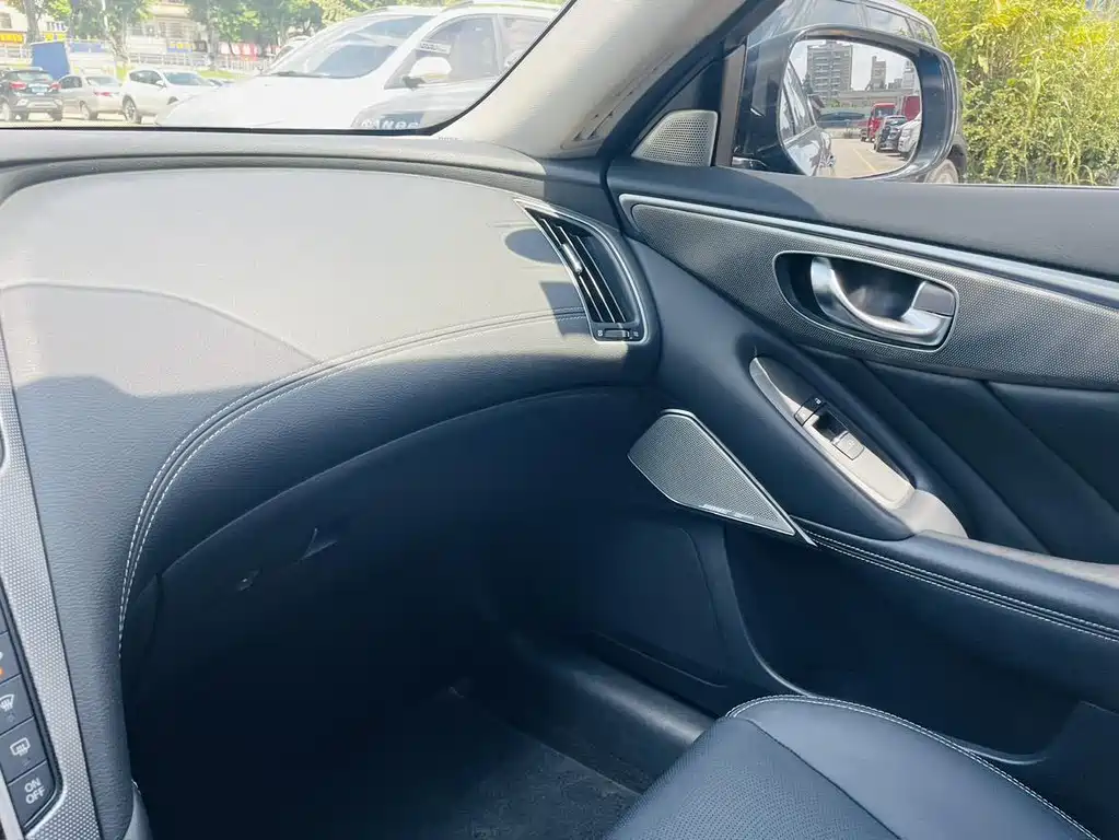 Infiniti Q50L — миниатюра 9