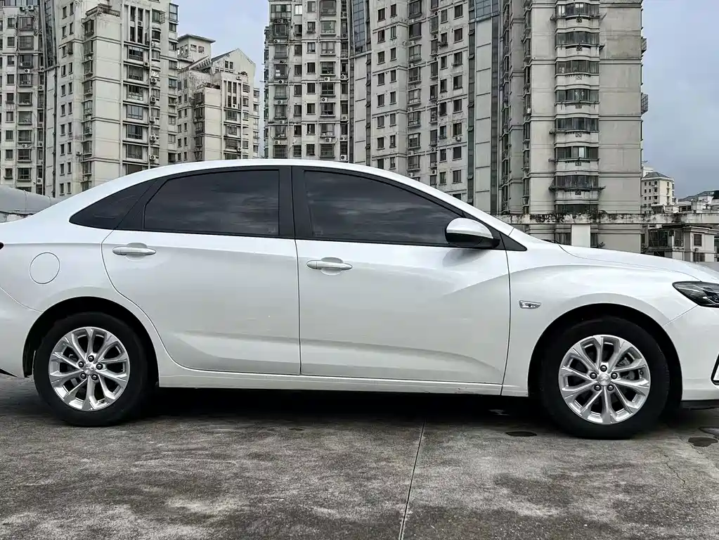 Chevrolet Monza — миниатюра 12