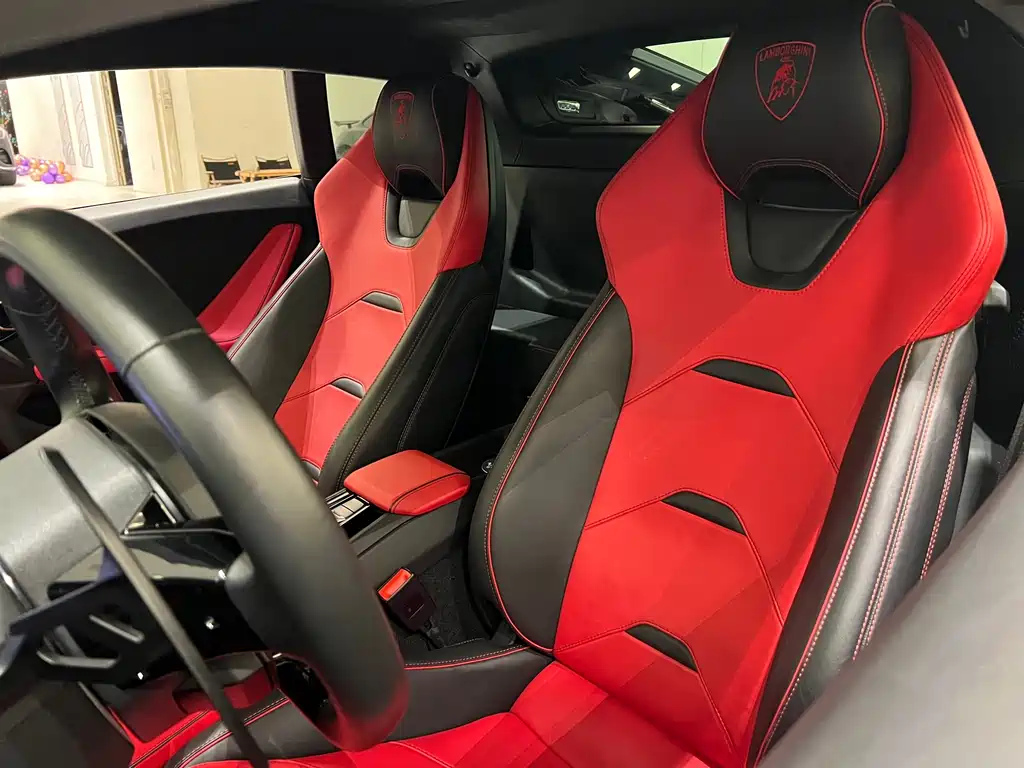 LAMBORGHINI HURACÁN