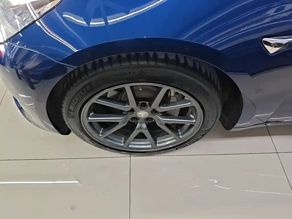 Tesla Model 3 — миниатюра 23