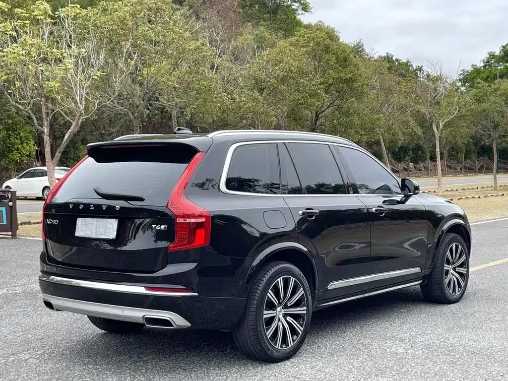 Volvo XC90 — миниатюра 9