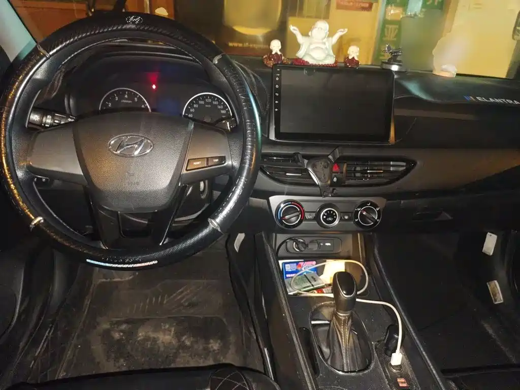 Hyundai Elantra — миниатюра 5
